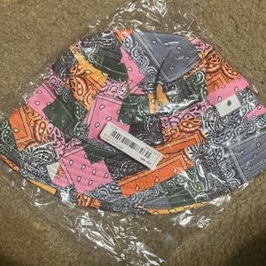 Paisley bucket hat